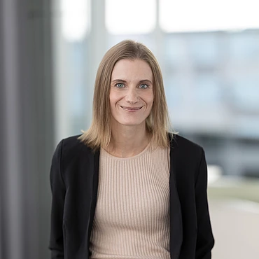 Katrin Schnabl, Alumni Relations